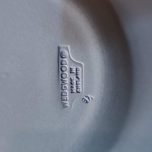 Vintage Wedgewood Blue Jasperware Pegasus Grapevine Small Plate / Trinket Dish - Picture 5 of 5